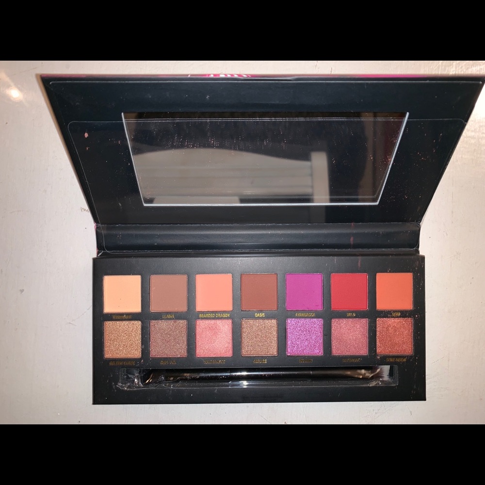 Eyeshadow palette.